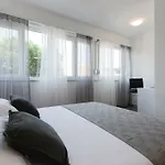 Reza Luxury *