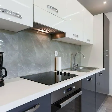 Reza Luxury Apartamento