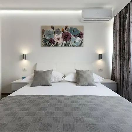 Reza Luxury זאדאר