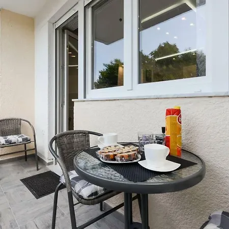 Διαμέρισμα Reza Luxury