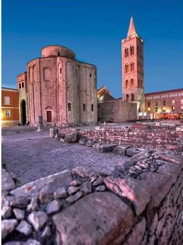 Апартаменти Reza Luxury *