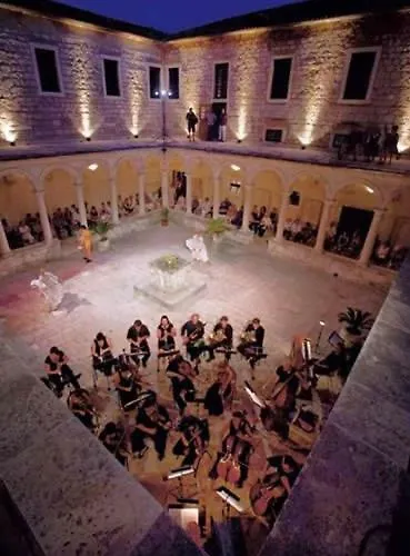 Апартаменти Reza Luxury Задар