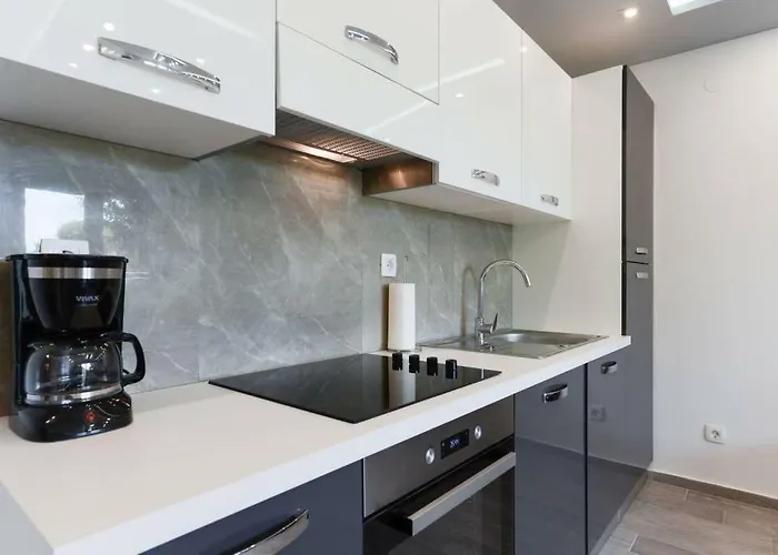 Reza Luxury Апартаменти