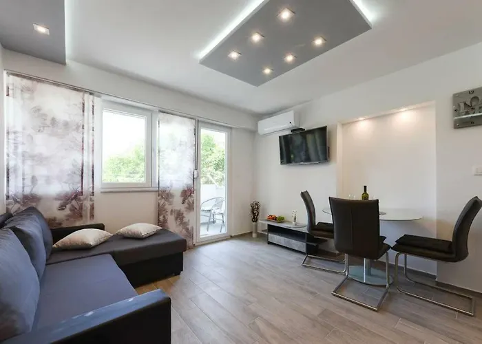 Апартаменти Reza Luxury *