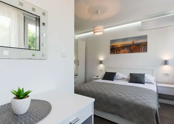 Reza Luxury Апартаменти