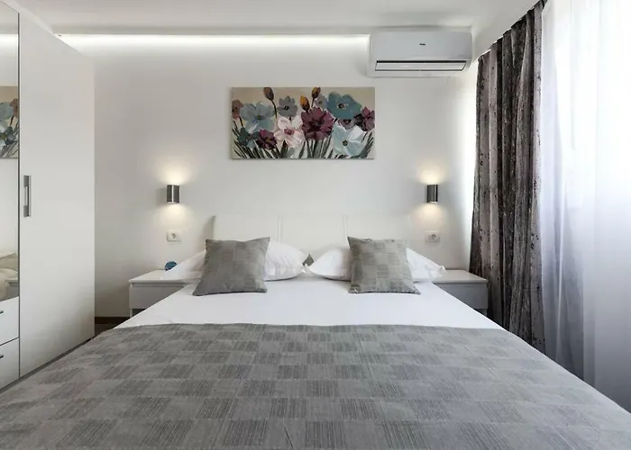 Reza Luxury Задар